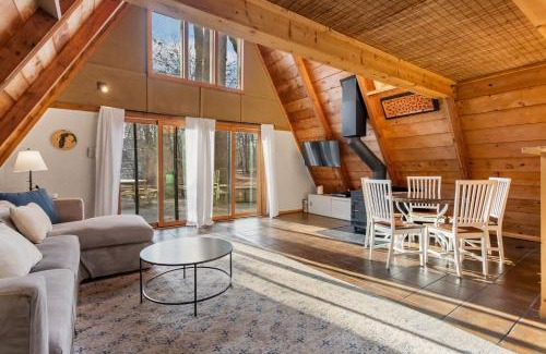 South Haven House | Maple Haven, A-frame cabin, Beach Access