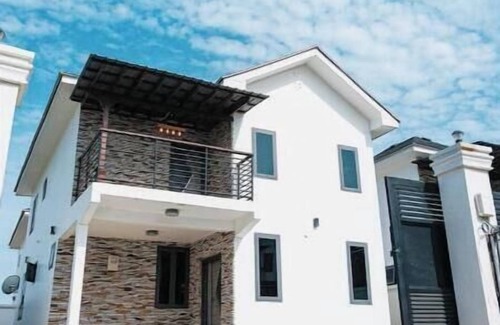 Tema House | Maple Hill