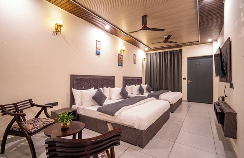 Lansdowne Hotel | Maple Hill Resort