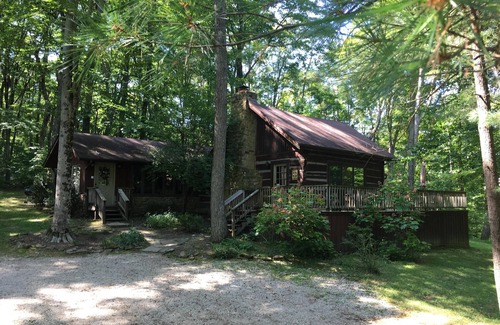 Helmsburg Cabin | Maple Hills Cabin - Located in Brown County, IN