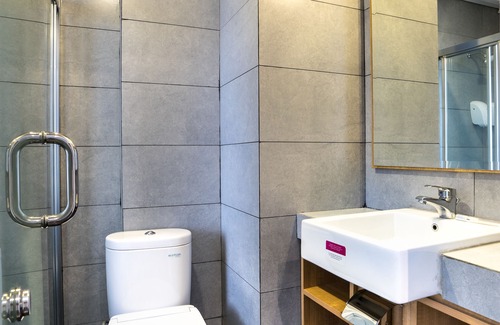 Tanjung Duren Utara Hotel | Maple Hotel Jakarta