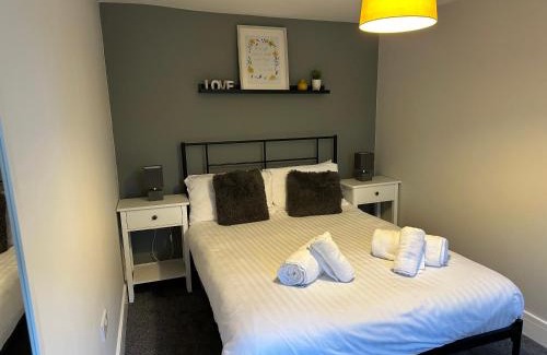 King's Lynn Apartment | Maple House - 2 Bed House with free parking in town by ShortStays4U
