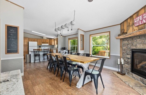 Longville House | Maple Lake Hideaway!