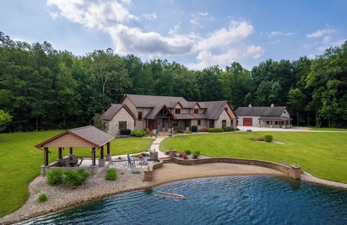 Liberty Center Cabin | Maple Lake Lodge - peaceful 14 acre retreat