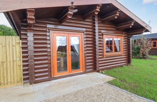 Castle Bytham House | Maple Lodge