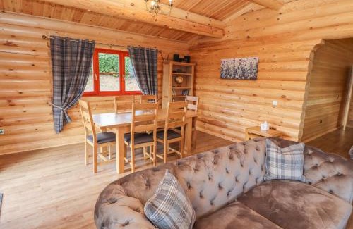 Castle Bytham House | Maple Lodge