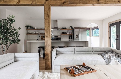 Hunter House | Maple Lodge - Luxury Cabin, Kid-Friendly
