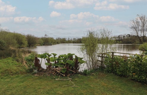 Winkleigh Cottage | MAPLE, pet friendly, luxury holiday cottage, with a garden in Dolton