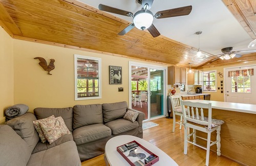Dawsonville House | ★ Maple Rooster Cottage ★ Private MTN Retreat - Covered Deck