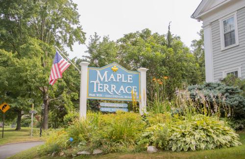 Williamstown Hotel | Maple Terrace Motel