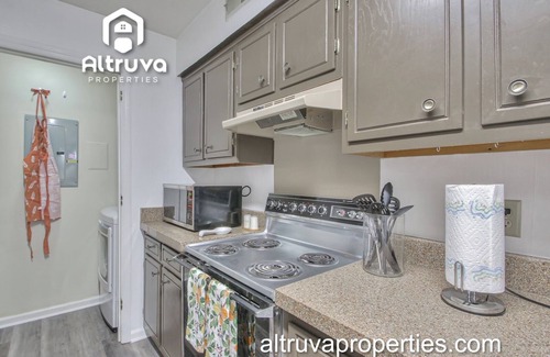 Donelson Condo | Maplecrest Court - near Hospitals, Dog Park, Downtown - no stairs to enter