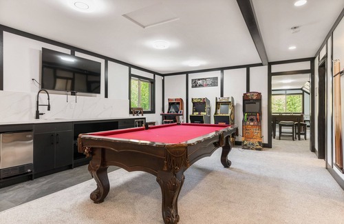 Lindell Beach House | #Maplerockresort-13 acre/GolfCourse/VirtualGolf/Gymnasium/Arcade/Volleyball!