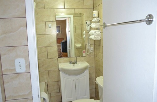 Orillia Hotel | Maples Motel