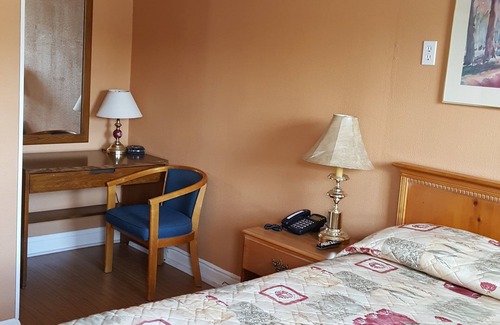 Orillia Hotel | Maples Motel