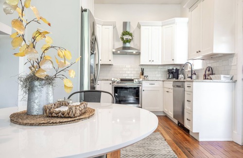 St. Elmo Improvement League Cottage | Maplewood Blue - city vibe/mountain views - St. Elmo, Chattanooga