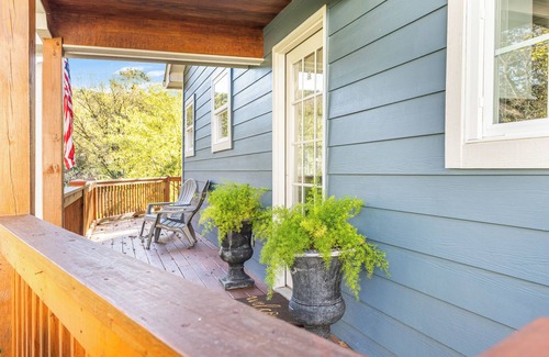 St. Elmo Improvement League Cottage | Maplewood Blue - city vibe/mountain views - St. Elmo, Chattanooga