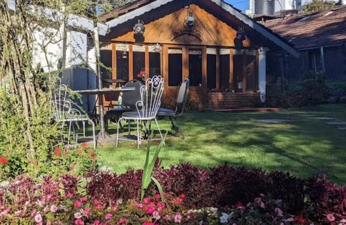 Ooty Villa | Maplewood Cottage, Ooty by Ebony Stays | Luxury 6BHK with Lawn & Mountain Views