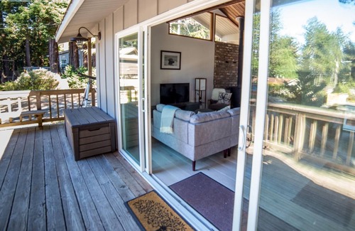 Anchor Bay Cottage | Mar a Vista: Cozy Coastal Cottage with Modern Amenities