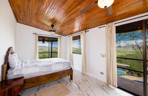 Tamarindo House | Mar Azul Zen Triplex Relaxing Zen Mountain Retreat, Pool and Yoga Platform