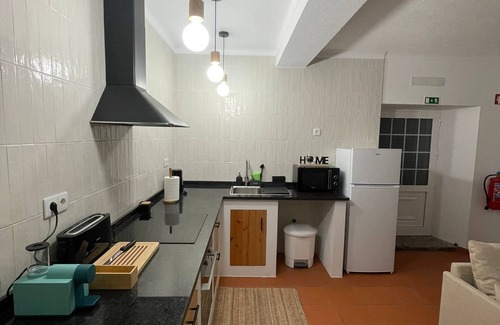 Urzelina Apartment | Mar D'Abstração - Carpe Noctem Apartment