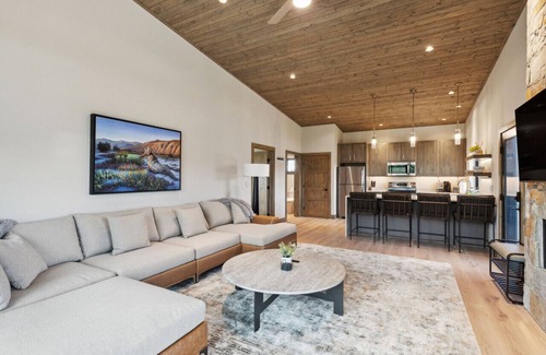Grantsdale Cabin | Mara Luxury Cabins- Ponderosa