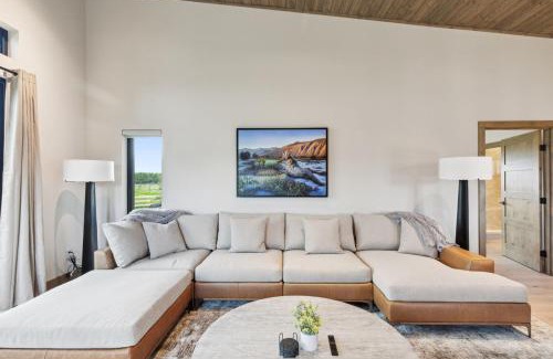 Hamilton House | Mara Luxury Cabins- Ponderosa