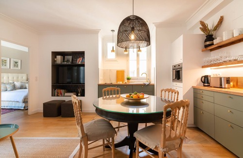 4th Arrondissement Apartment | Marais 2BR/2BA with AC, up to 4 guests