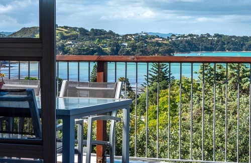 Surfdale Cottage | Marama Cottages - Moana Cottage - Located in the heart of Surfdale with outstanding views over the water – this is the perfect location for a family holiday on Waiheke – walking distance to local beaches, off street parking for up to 2 vehicles and c