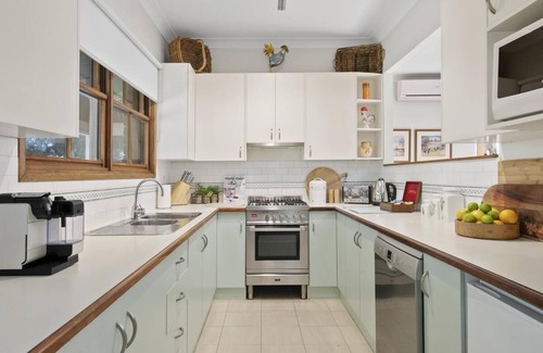 Broke House | Maranda Country Estate - Maranda Country Estate 5 Bedrooms with Spa & Pool