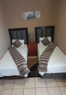 Mahikeng Bed & Breakfast | Marang Gardens Lodge