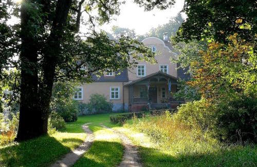 Laza House | Maras Manor