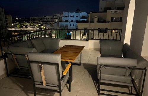 Nasir Bush Ski Chalet | marassi Greek
