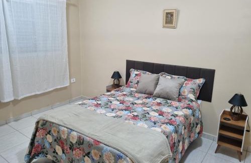 Assis House | Maravilhosas Suítes Casa das Flores no Centro de Assis- SP-Brasil