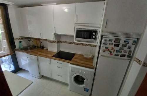 Noja Condo | Maravilloso Bajo con Gran Jardín