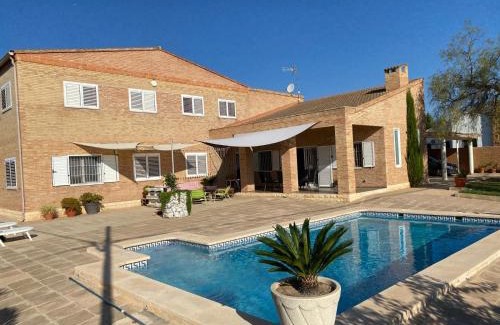 La Pobla de Vallbona Bed & Breakfast | Maravisa