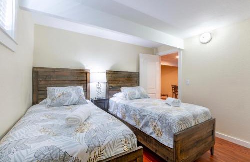 Northside House | @ Marbella Lane - 2BR Cozy LwrLvl in DTWN SJ