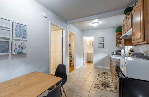 Redwood City House | @ Marbella Lane - 2BR Guest House |DTWN RWC| Pking