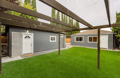 Redwood City House | @ Marbella Lane - 2BR Guest House |DTWN RWC| Pking