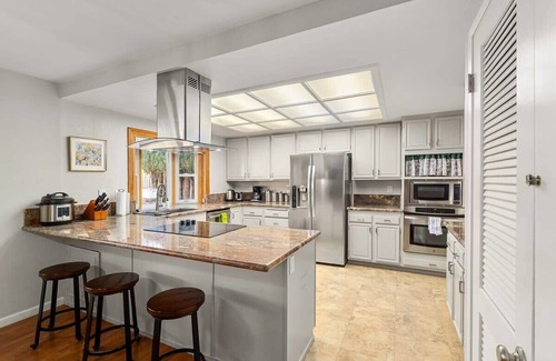 Noble House | @ Marbella Lane - 4BR SiliconValley Gem|Pool House