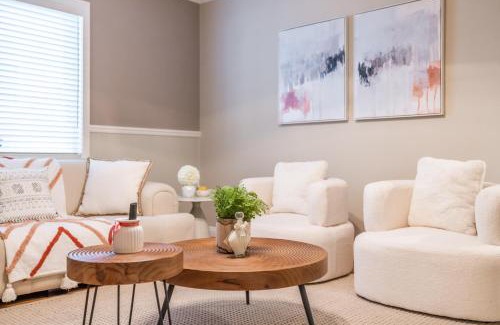 Northwest Anaheim House | #Marbella Lane - Charming 4BR Bungalo for Relaxing Retreat