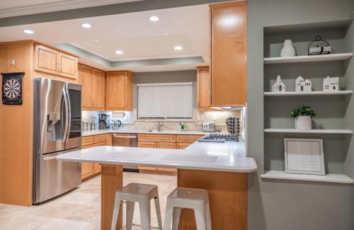 Northwest Anaheim House | #Marbella Lane - Charming 4BR Bungalo for Relaxing Retreat
