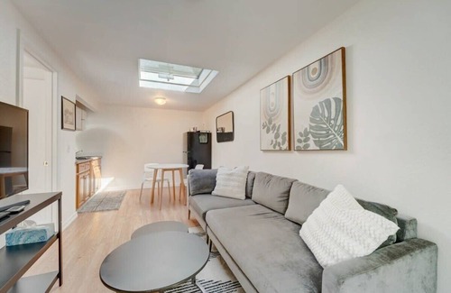 Downtown North House | @ Marbella Lane -Cozy 1BR Studio in Palo Alto DWTN