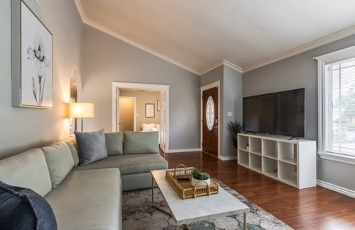 Union City House | @ Marbella Lane - Elegant and Spacious Home