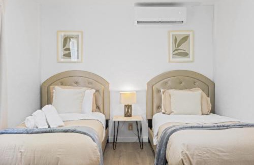 San Tomas House | # Marbella Lane - Modern Cabin-style 2BR Home