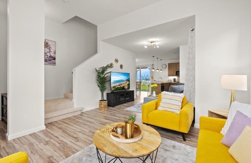Makaha Valley House | @Marbella Lane-Stunning OC + MT views in EACH room