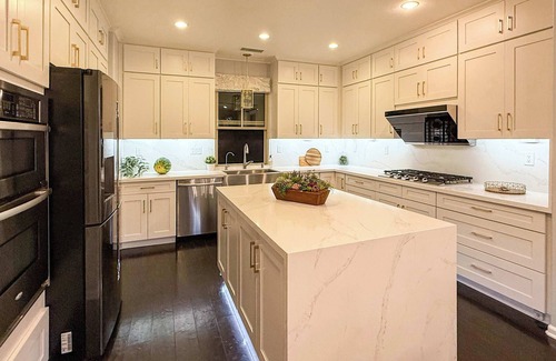 Woodbury House | @ Marbella Lane - Vibrant 4BR Home in Irvine