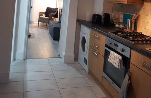 Tooting House | Marble Apartments Broadway Two