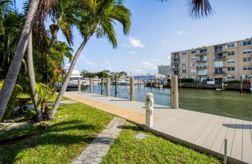 Lauderdale Harbours House | Marble House in Lauderdale Harbours