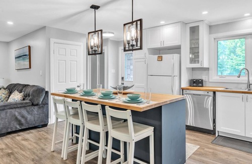 Leeds and the Thousand Islands Cottage | Marble Rock Retreat: Elegant Riverside Escape
