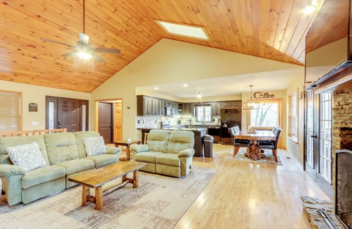 Marble Cabin | Marble Vacation Rental w/Hot Tub & Fire Pit